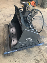 Load image into Gallery viewer, 1.7T EXCAVATOR TILT BUCKET
